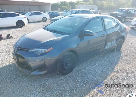 2017 Toyota Corolla Le z USA, uszkodzony, nr VIN 5YFBURHE4HP678673